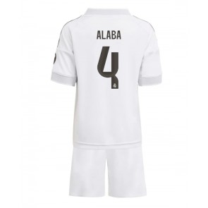 Real Madrid David Alaba #4 Hjemmebanetrøje Børn 2025-26 Kortærmet (+ Korte bukser)